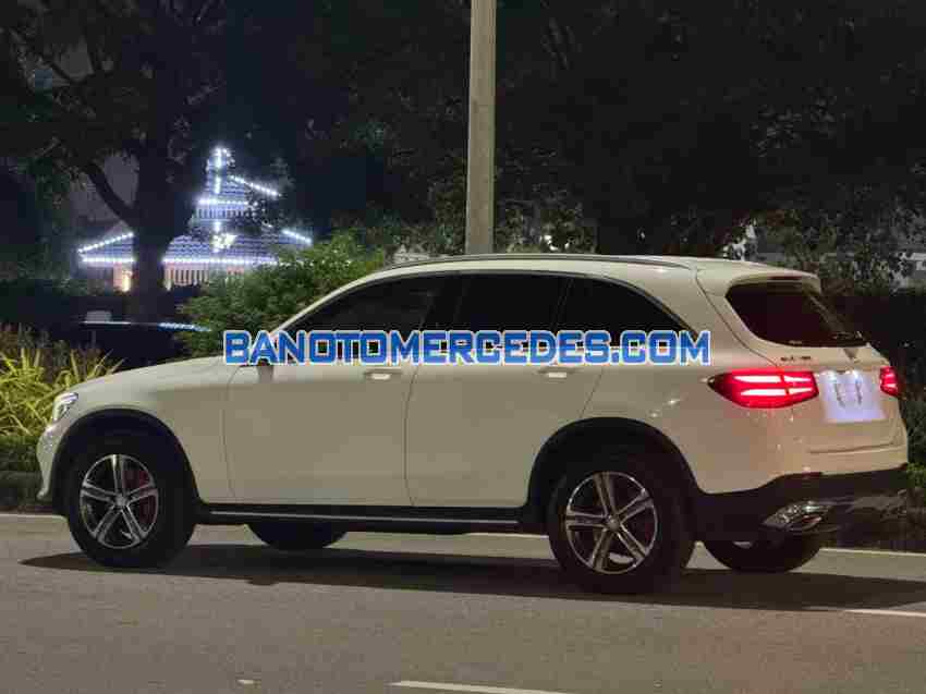 Cần bán nhanh Mercedes Benz GLC 250 4Matic 2017 cực đẹp