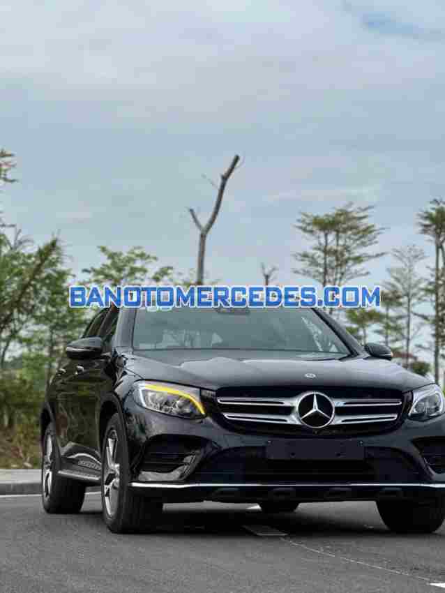 Cần bán gấp Mercedes Benz GLC 300 4Matic năm 2017 giá cực tốt