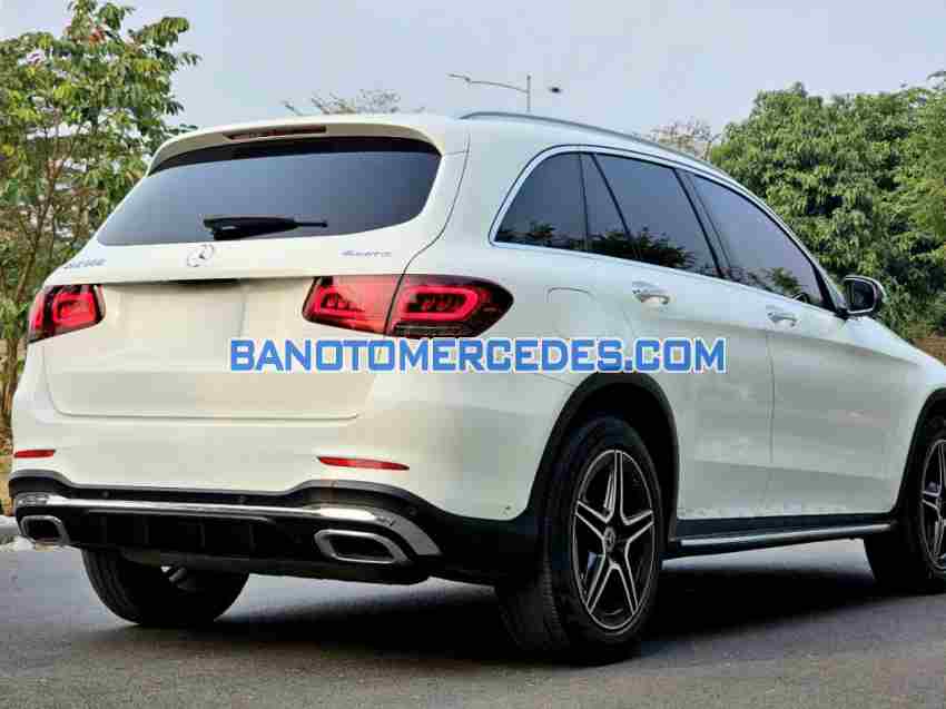 Cần bán Mercedes Benz GLC 300 4Matic Máy xăng 2020 màu Trắng