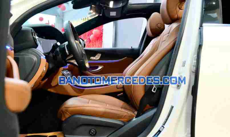 Mercedes Benz E class E300 AMG năm 2021 cần bán