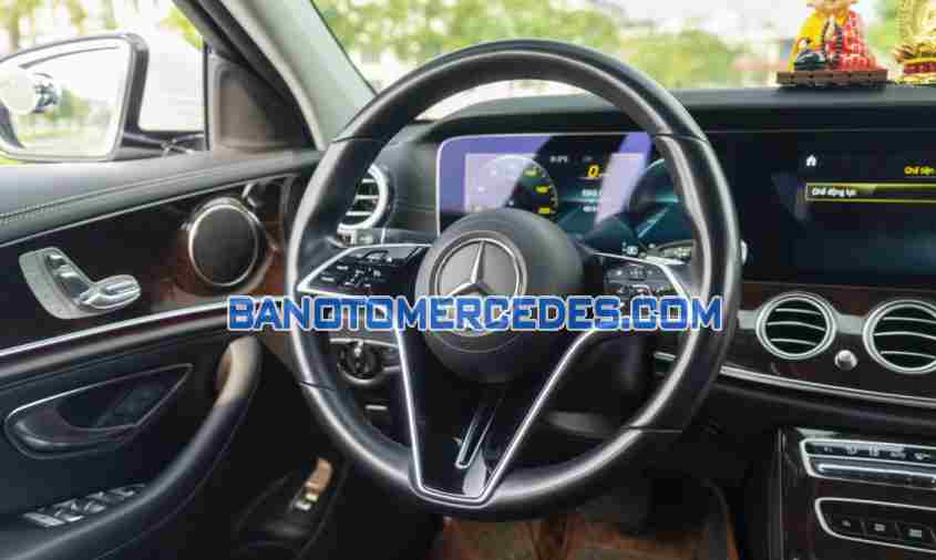 Cần bán xe Mercedes Benz E class E200 Exclusive màu Trắng 2021