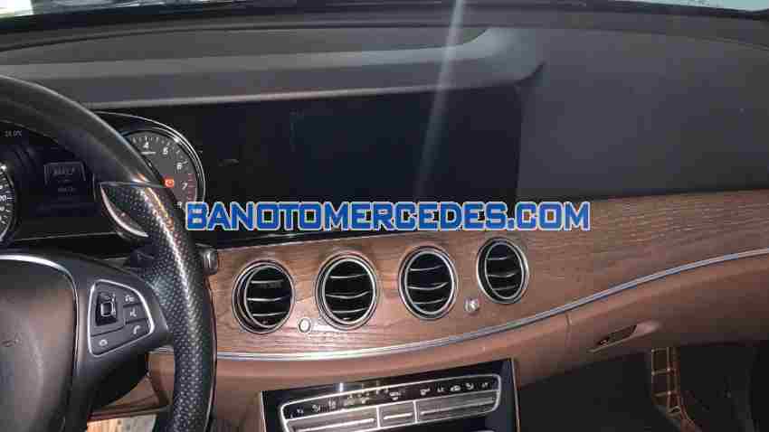 Xe Mercedes Benz E class E200 đời 2017 đẹp bán gấp