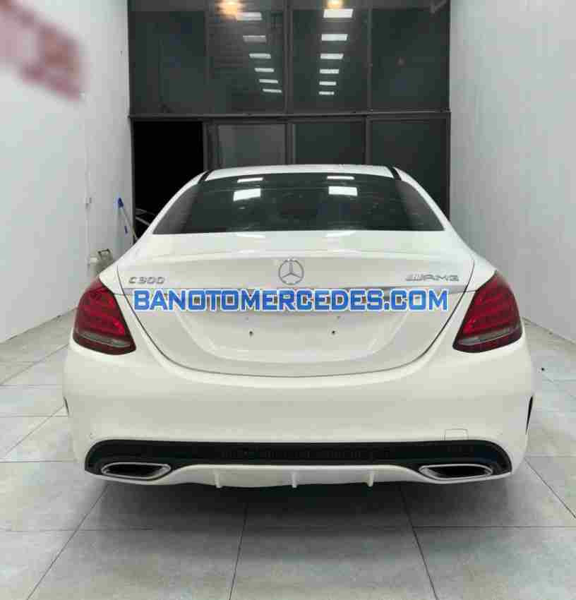 Cần bán xe Mercedes Benz C class C250 AMG màu Trắng 2015