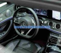 Cần bán gấp xe Mercedes Benz E class E300 AMG năm 2017, màu Bạc, Số tự động