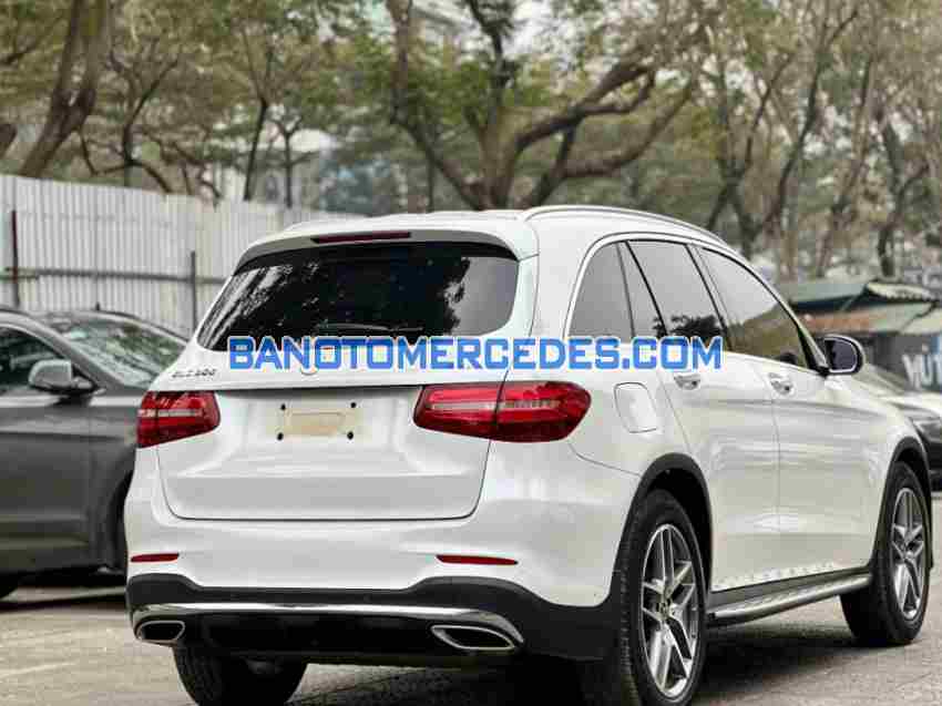 Cần bán gấp Mercedes Benz GLC 300 4Matic năm 2019 giá cực tốt