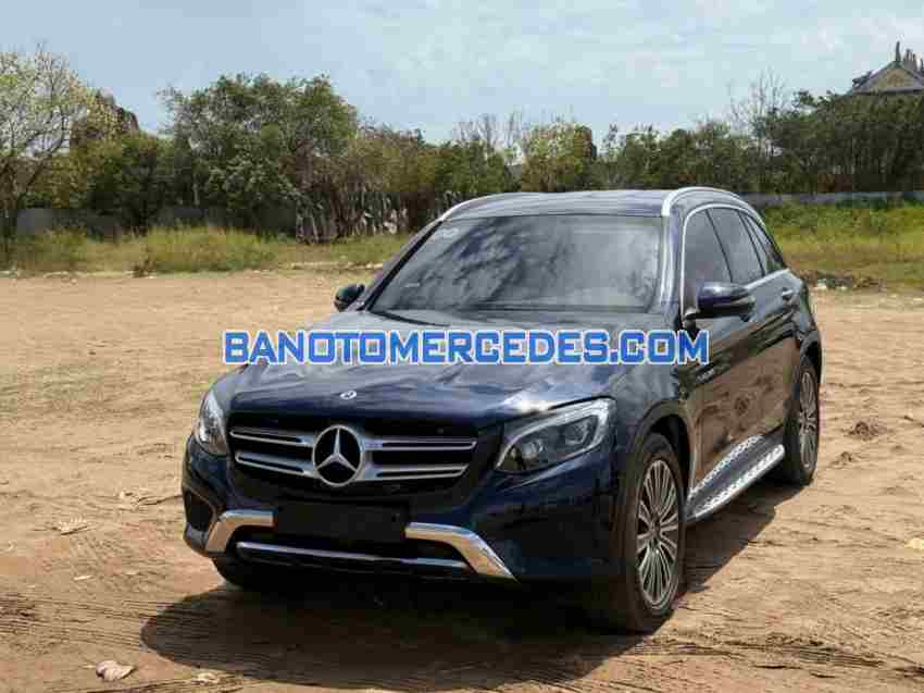 Cần bán gấp Mercedes Benz GLC 250 4Matic đời 2019, màu Xanh