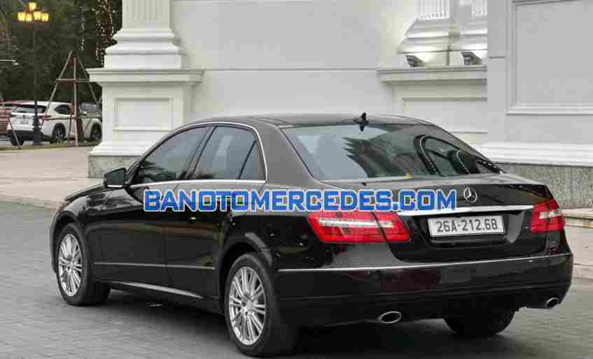 Mercedes Benz E class E300 2011 Máy xăng đẹp long lanh