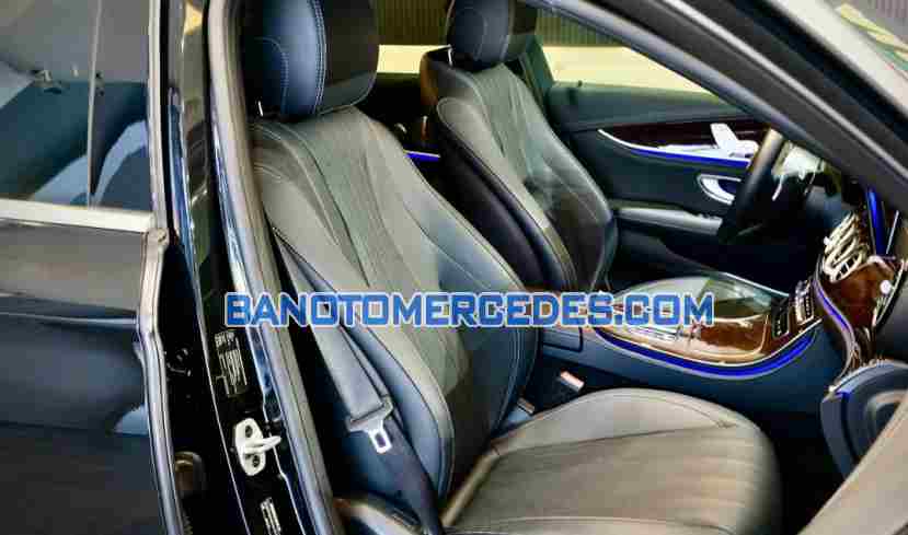 Cần bán gấp xe Mercedes Benz E class E200 Exclusive năm 2022, màu Đen, Số tự động