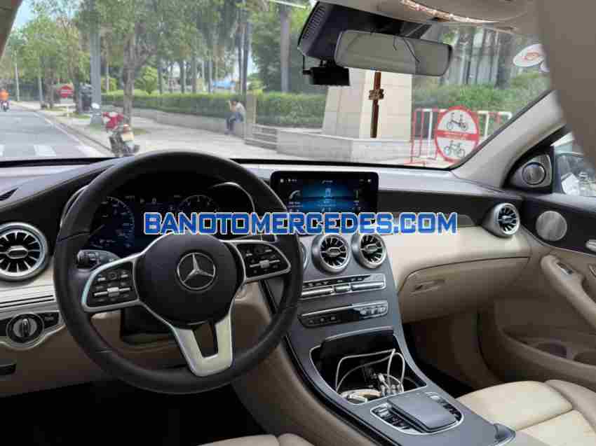 Cần bán gấp xe Mercedes Benz GLC 300 4Matic 2022 màu Trắng