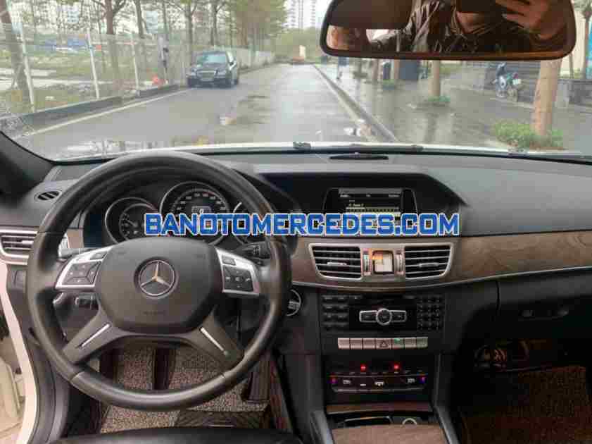 Cần bán gấp Mercedes Benz E class E200 đời 2014, màu Trắng