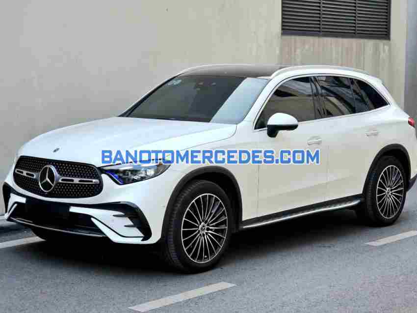 Cần bán gấp Mercedes Benz GLC 300 4Matic đời 2023, màu Trắng