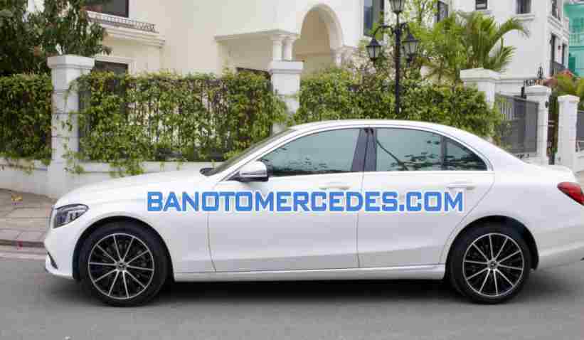 Cần bán gấp Mercedes Benz C class C200 Exclusive năm 2020 giá cực tốt