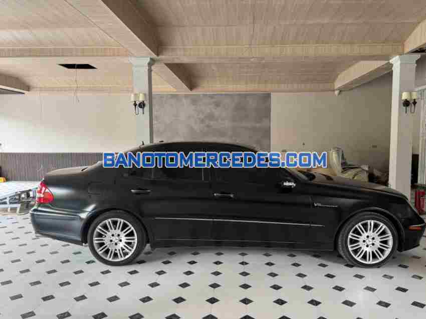 Cần bán gấp Mercedes Benz E class E500 2005 - Xe đẹp - Giá tốt