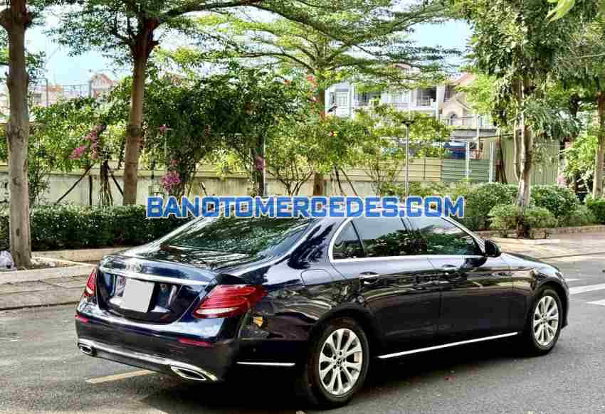 Cần bán Mercedes Benz E class E200 2017, xe đẹp giá rẻ bất ngờ