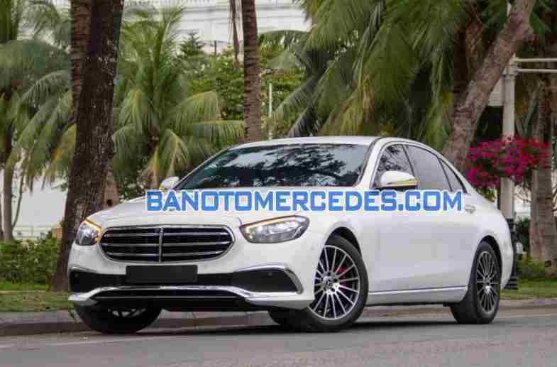 Mercedes Benz E class E200 Exclusive 2022 Số tự động cực đẹp!