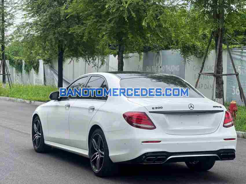 Cần bán gấp xe Mercedes Benz E class E300 AMG năm 2019, màu Trắng, Số tự động