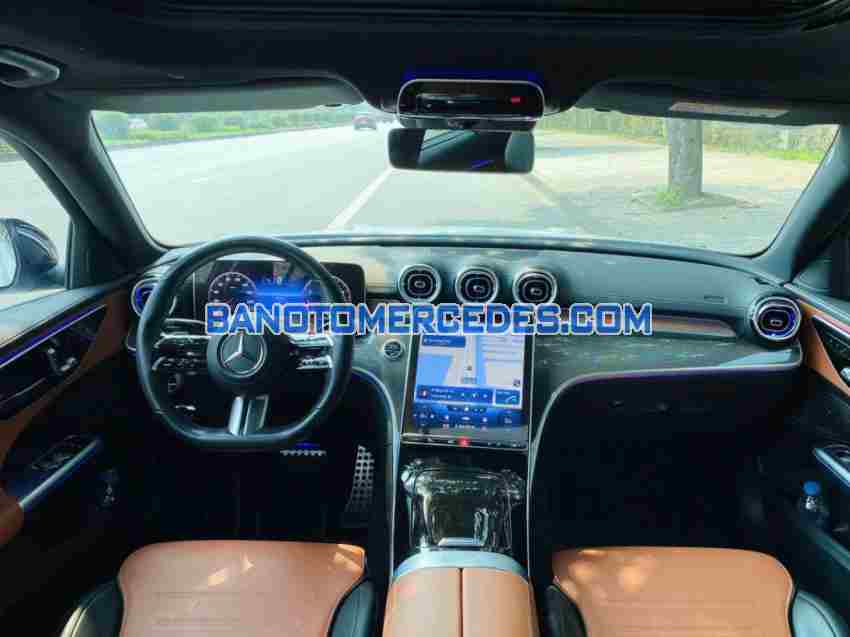 Cần bán gấp Mercedes Benz C class C300 AMG đời 2022, màu Trắng