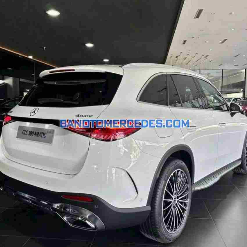 Bán Mercedes Benz GLC 300 4Matic đời 2024 quá đẹp