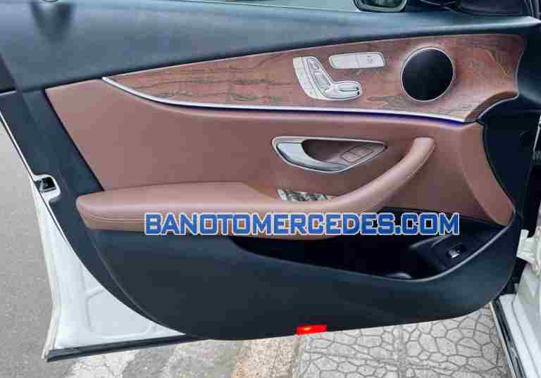Bán Mercedes Benz E class E200 2016 - Nâu