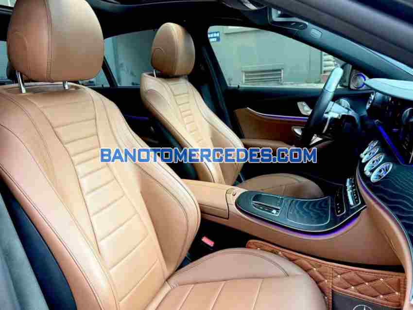 Bán Mercedes Benz E class E300 AMG, màu Đen, Máy xăng, 2021