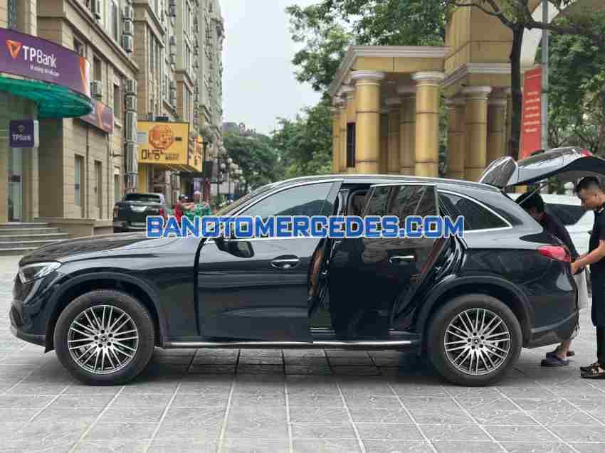 Cần bán Mercedes Benz GLC 200 4Matic Máy xăng 2023 màu Đen