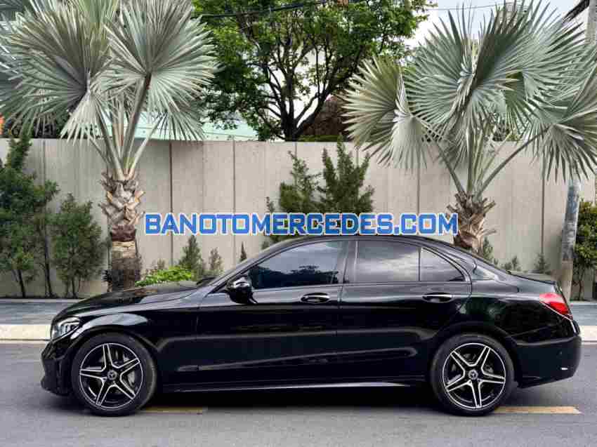 Cần bán Mercedes Benz C class C300 AMG 2019, xe đẹp giá rẻ bất ngờ
