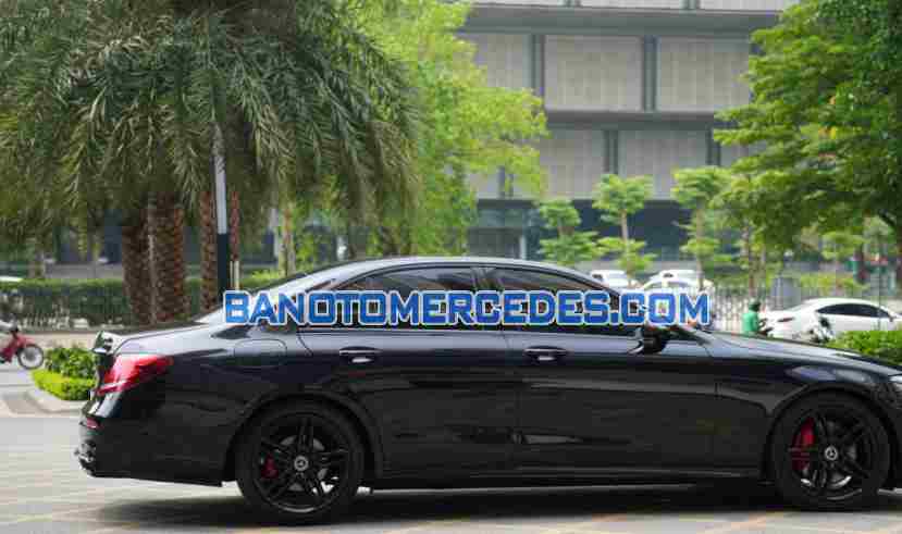 Cần bán Mercedes Benz E class E300 AMG 2019 - Số tự động