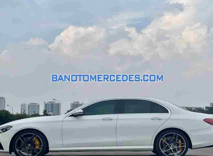 Cần bán Mercedes Benz E class E300 AMG Máy xăng 2021 màu Trắng