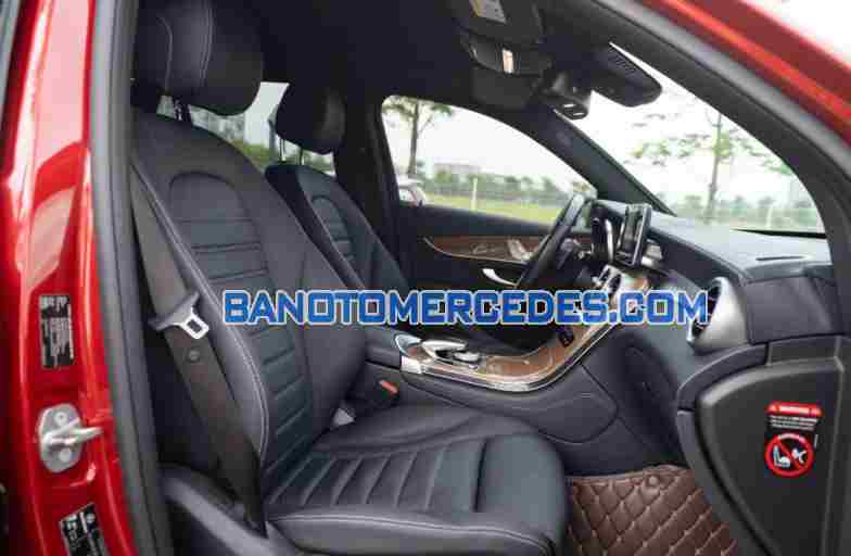 Bán Mercedes Benz GLC 250 4Matic, màu Đỏ, Máy xăng, 2019