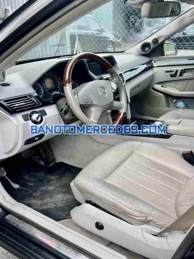 Cần bán xe Mercedes Benz E class E300 2009 Số tự động