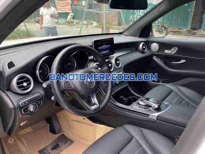 Cần bán xe Mercedes Benz GLC 300 4Matic đời 2017