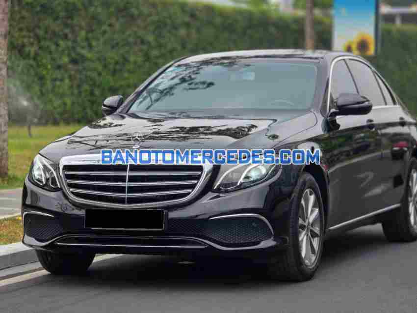 Cần bán gấp Mercedes Benz E class E200 năm 2018 giá cực tốt