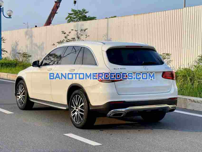 Cần bán gấp Mercedes Benz GLC 200 4Matic đời 2021, màu Trắng