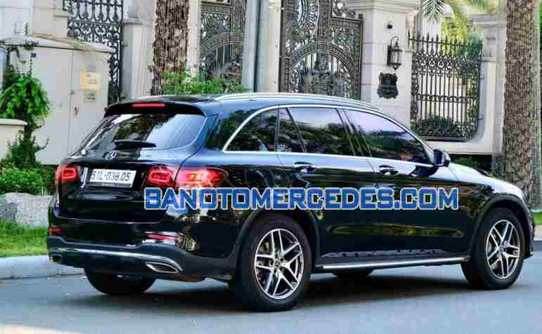 Cần bán Mercedes Benz GLC 300 4Matic 2018, xe đẹp giá rẻ bất ngờ