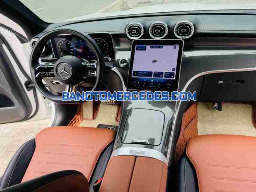Cần bán gấp Mercedes Benz GLC 300 4Matic năm 2023 giá cực tốt
