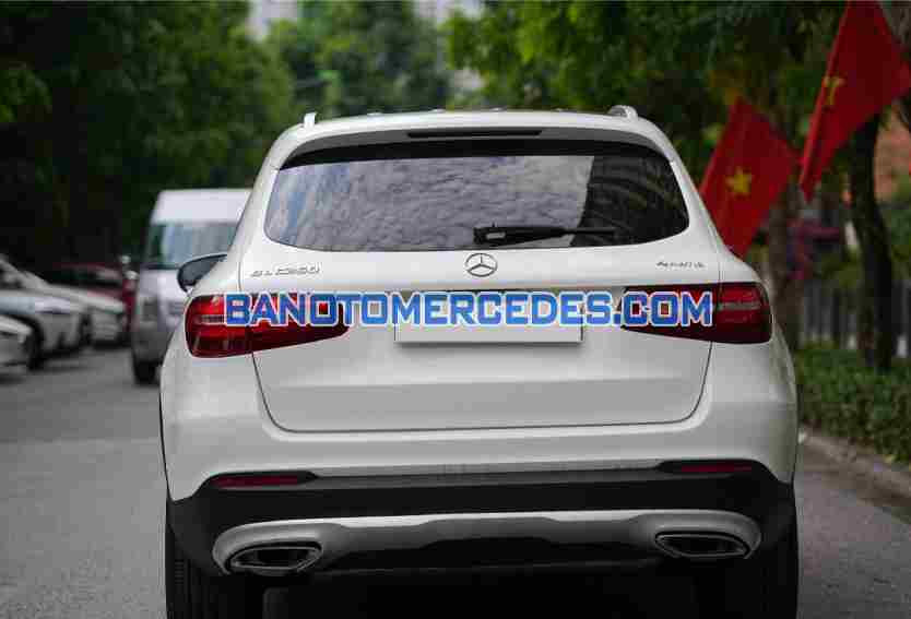 Cần bán Mercedes Benz GLC 250 4Matic đời 2017