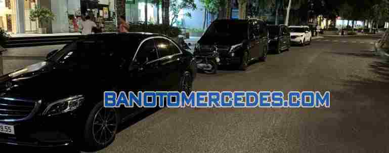 Cần bán gấp Mercedes Benz C class C200 Exclusive đời 2021, màu Đen