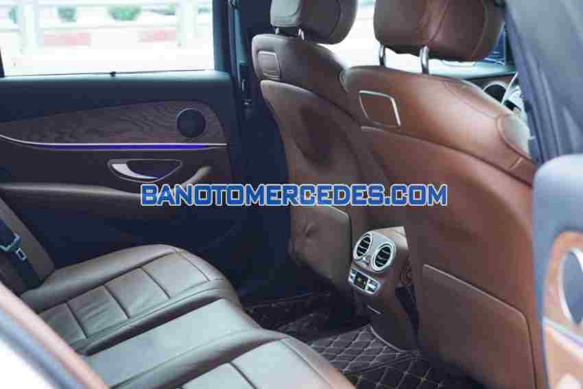 Cần bán gấp Mercedes Benz E class E200 đời 2016, màu Trắng