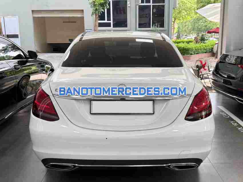 Cần bán xe Mercedes Benz C class C200 Exclusive 2018 Số tự động màu Trắng