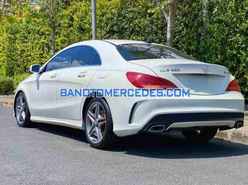 Cần bán xe Mercedes Benz CLA class CLA 250 4Matic màu Trắng 2014