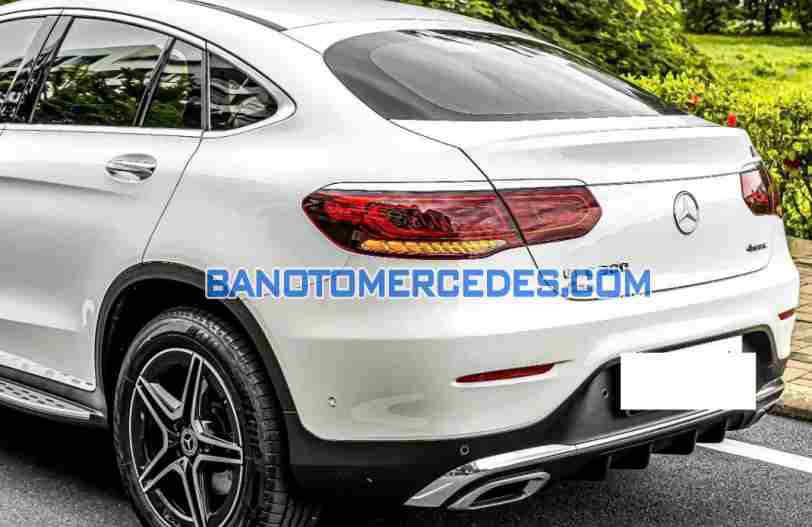 Cần bán gấp xe Mercedes Benz GLC 300 4Matic Coupe năm 2023, màu Trắng, Số tự động