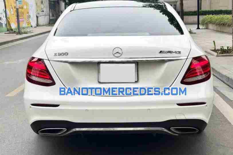 Cần bán gấp Mercedes Benz E class E300 AMG 2017 - Xe đẹp - Giá tốt