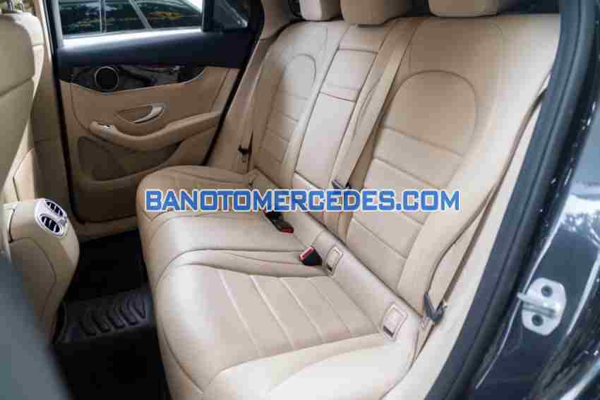Cần bán gấp Mercedes Benz GLC 200 đời 2022, màu Xám