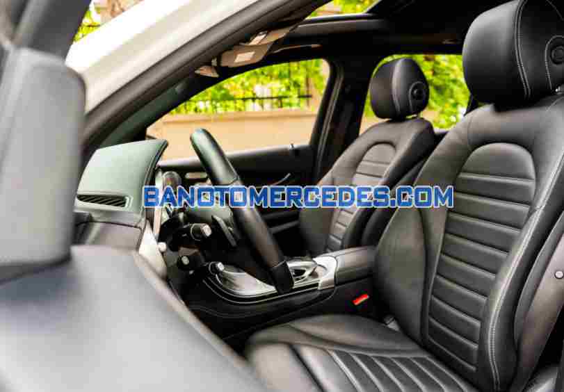Cần bán xe Mercedes Benz GLC 300 4Matic 2017 Số tự động
