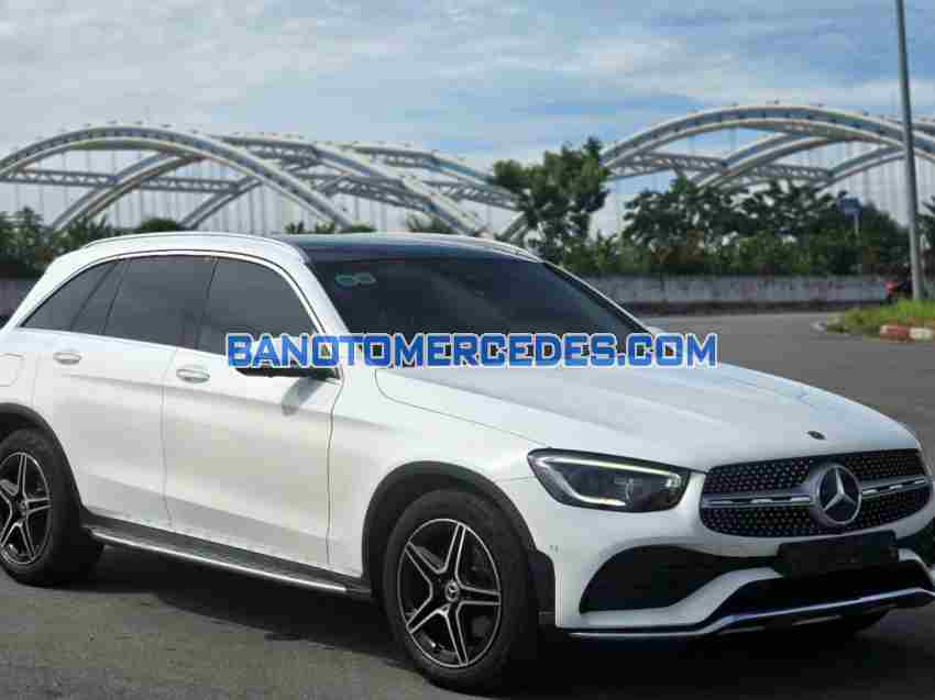 Cần bán gấp xe Mercedes Benz GLC 300 4Matic năm 2020, màu Trắng, Số tự động