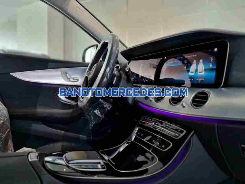 Mercedes Benz E class E180 2025 - màu Đỏ - xe cực đẹp