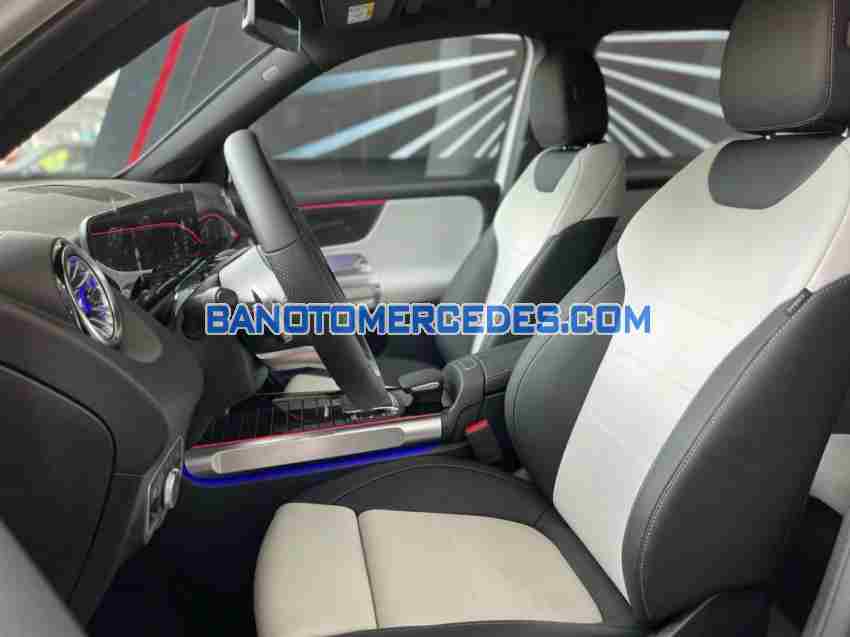 Mercedes Benz GLB 2025 bản 200 AMG