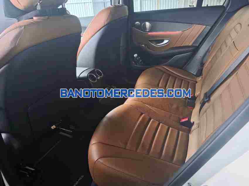 Cần bán gấp xe Mercedes Benz GLC 300 4Matic 2022 màu Trắng