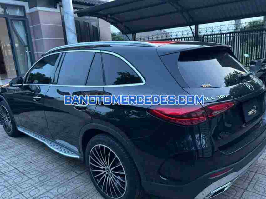 Cần bán xe Mercedes Benz GLC 300 4Matic năm 2023 màu Đen cực đẹp
