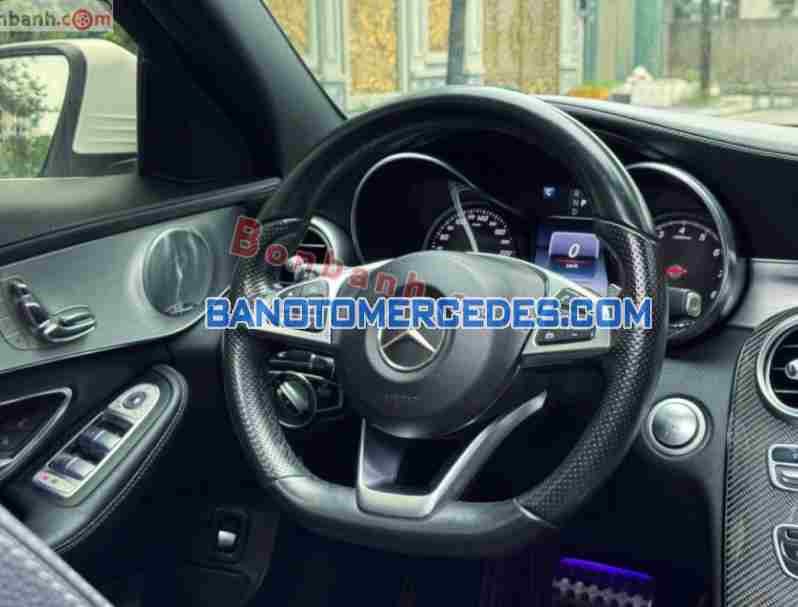 Cần bán gấp Mercedes Benz C class C300 AMG 2017 - Xe đẹp - Giá tốt